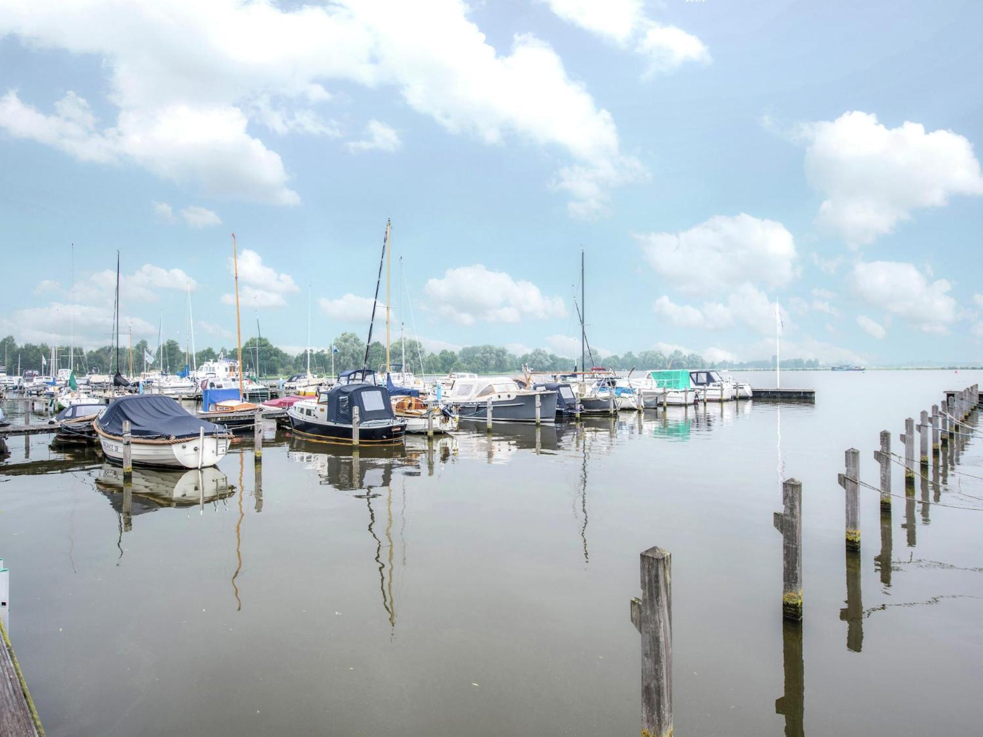 Modern Houseboat With Air Conditioning Located In Marina Uitgeest Exterior photo
