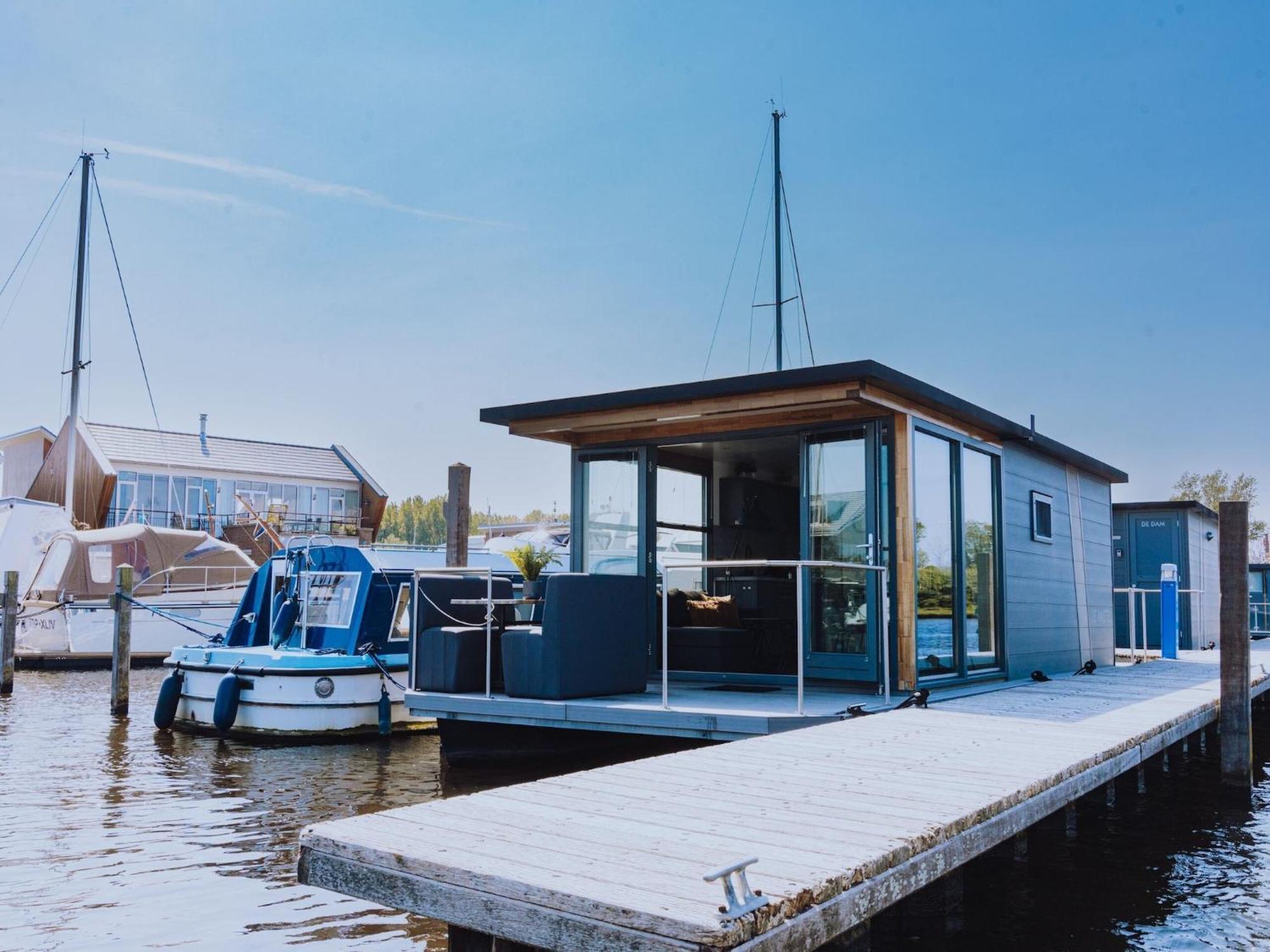 Modern Houseboat With Air Conditioning Located In Marina Uitgeest Exterior photo